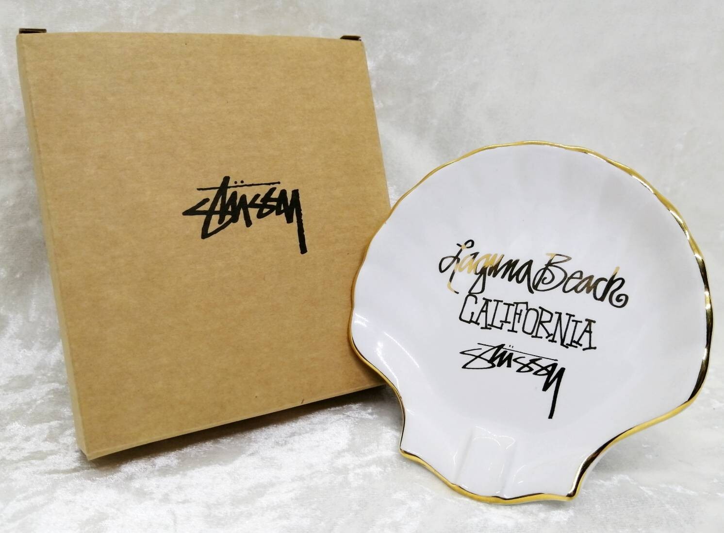 Stussy Laguna Beach 貝殻型皿 STUSSY ステューシー CERAMIC SEASHELL ASHTRAY セラミック