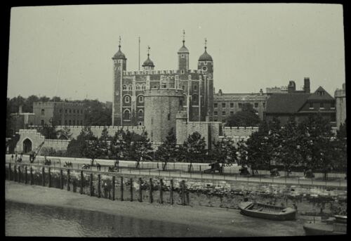 ANTIQUE Magic Lantern Slide TOWER OF LONDON FROM TOWER BRIDGE JULY 1897 PHOTO