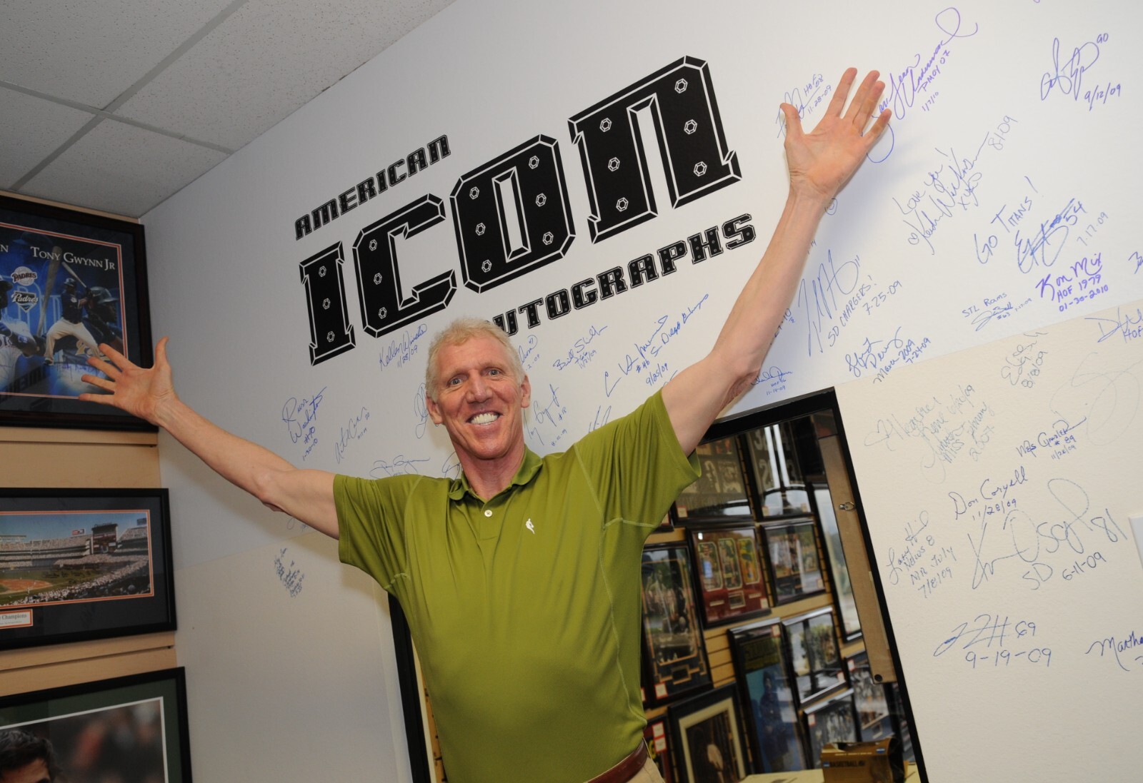 Scott Hall Kevin Nash Eric Bischoff Buff Bagwell Norton +1 Signed WCW 8x10 Photo