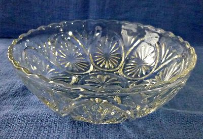 Bowl Candy Snack Dip Dish Crystal Clear Cut Glass Star Design Scalloped Round
