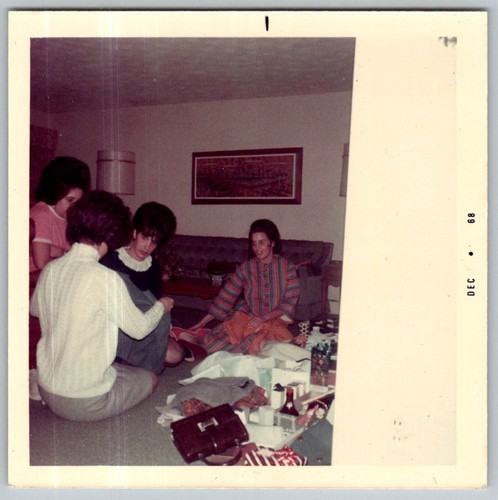 Vtg Color Snapshot Women Opening Christmas Gifts Presents Living Room Dec 68
