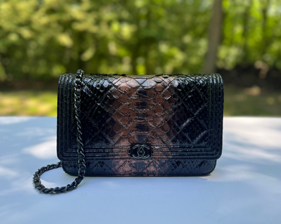 Chanel crossbody clutch hotsell