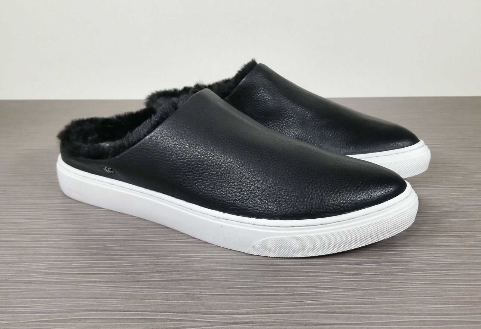 Kenneth Cole Mara Cozy Mule, Black Leather, Womens Size Left 7, Right Size 7.5