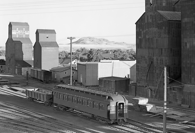 1941 Grain Storage Elevators, Havre Montana Old Photo 13" x 19" Reprint