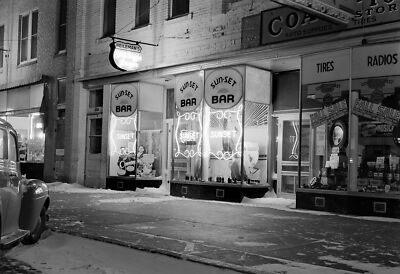 1940 Sun-Set Bar, Pierre, South Dakota Old Photo 13" x 19" Reprint
