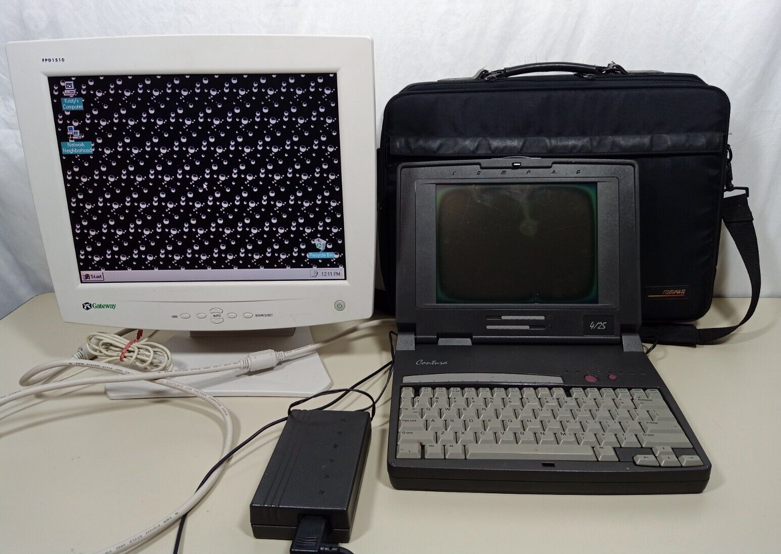 Vintage Compaq Contura 4/25 Laptop Win 95 MS-DOS 200MB HDD