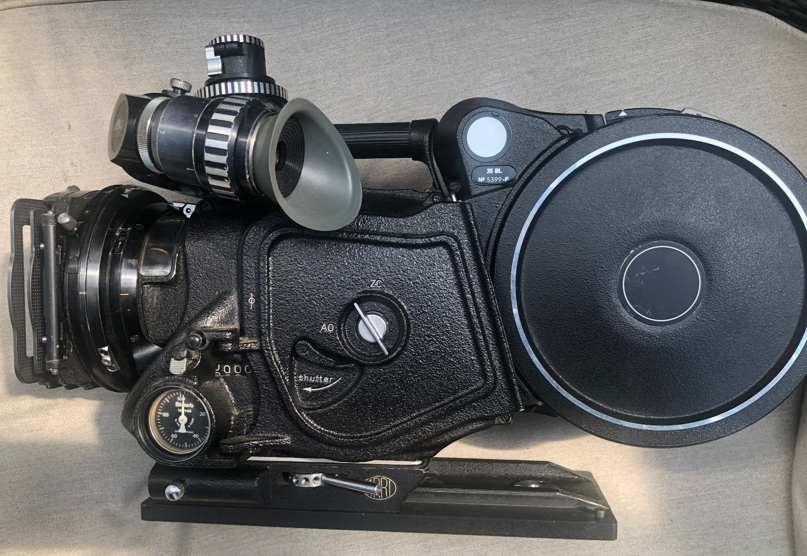 Movie Camera Arri Arriflex 35BL Lens carl Zeiss Sonnar 2