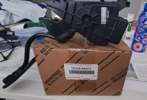 Genuine Hilux KUN36 KUN35 KUN26 KUN25 2KD 1KD Throttle