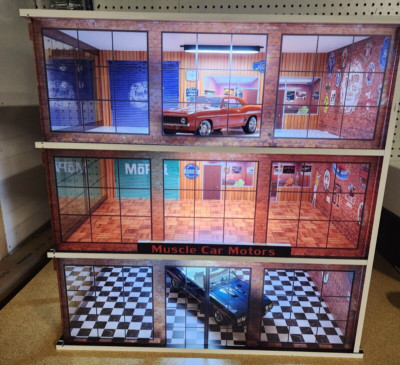 YCID 1/18 MUSCLE CAR MOTORS GM / FORD / MOPAR DEALERSHIP LIGHTED 9 CAR DIORAMA