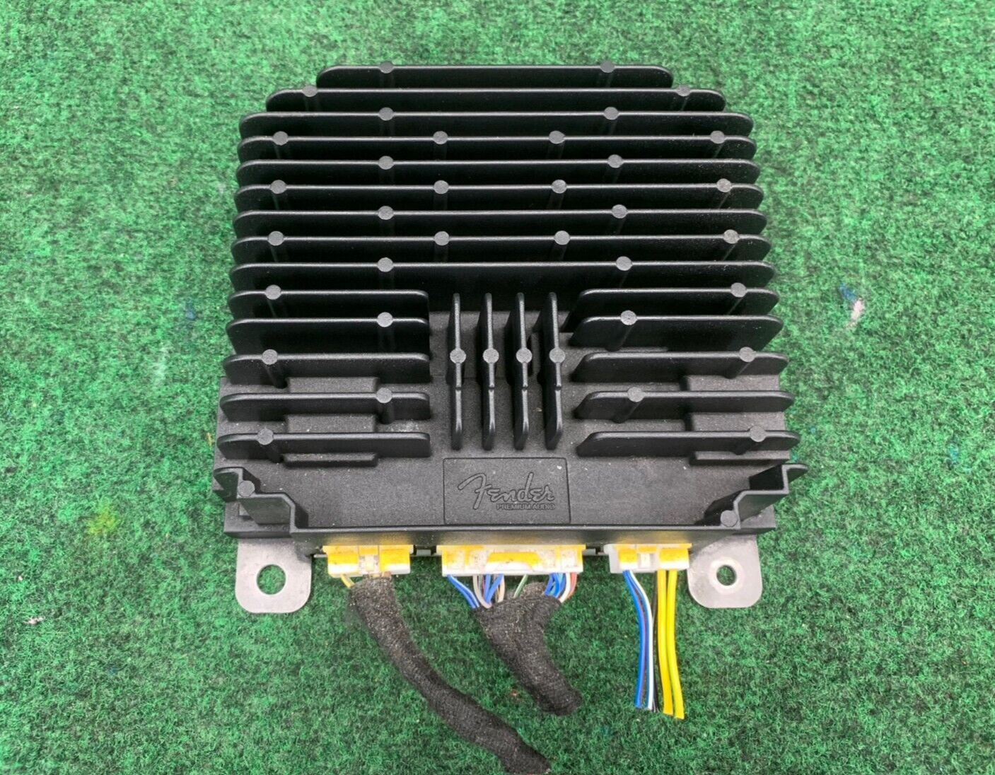 ANPAN　5/6 2005 - 2007 Nissan Pathfinder OEM Bose Factory Amplifier Amp