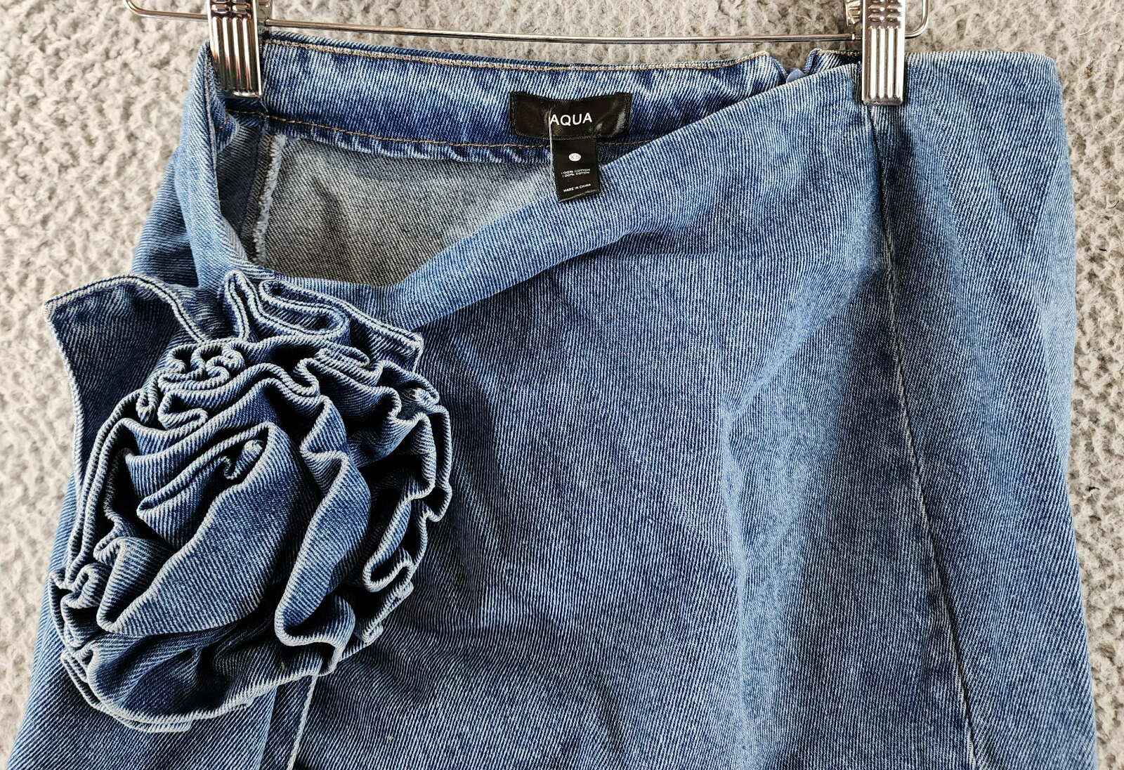 Aqua Asymmetric Denim Floral Mini Skirt Women's XS Blue Heather Back Zip Closure - Picture 3 of 13