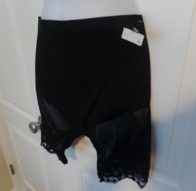 WOMEN'S, DAISY FUENTES, NEW, BLACK SHAPEWEAR SHORT, SIZE XL