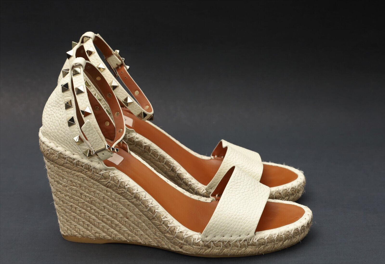 VALENTINO Rockstud Espadrille Wedge Sandals Shoe Ivory VALENTINO Rockstud Espadrille Wedge Sandals Shoe Ivory