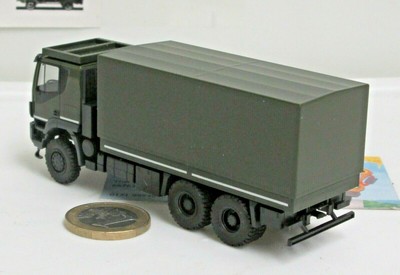 Herpa 746762Iveco Trakker 6x6 PritschePlane Bundeswehr (8012)