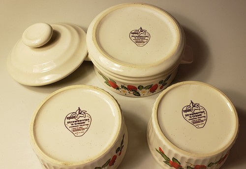 VTG Sheffield Strawberries'N Cream Stoneware 2 Ramekins & Sugar Bowl Dish w/Lid