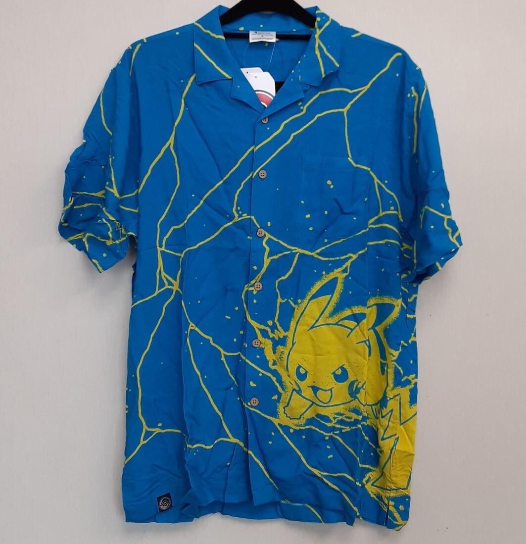 pikachu-様　シャツ Amazon.com: Womens Pokémon Pikachu Happy Lookback Smile V