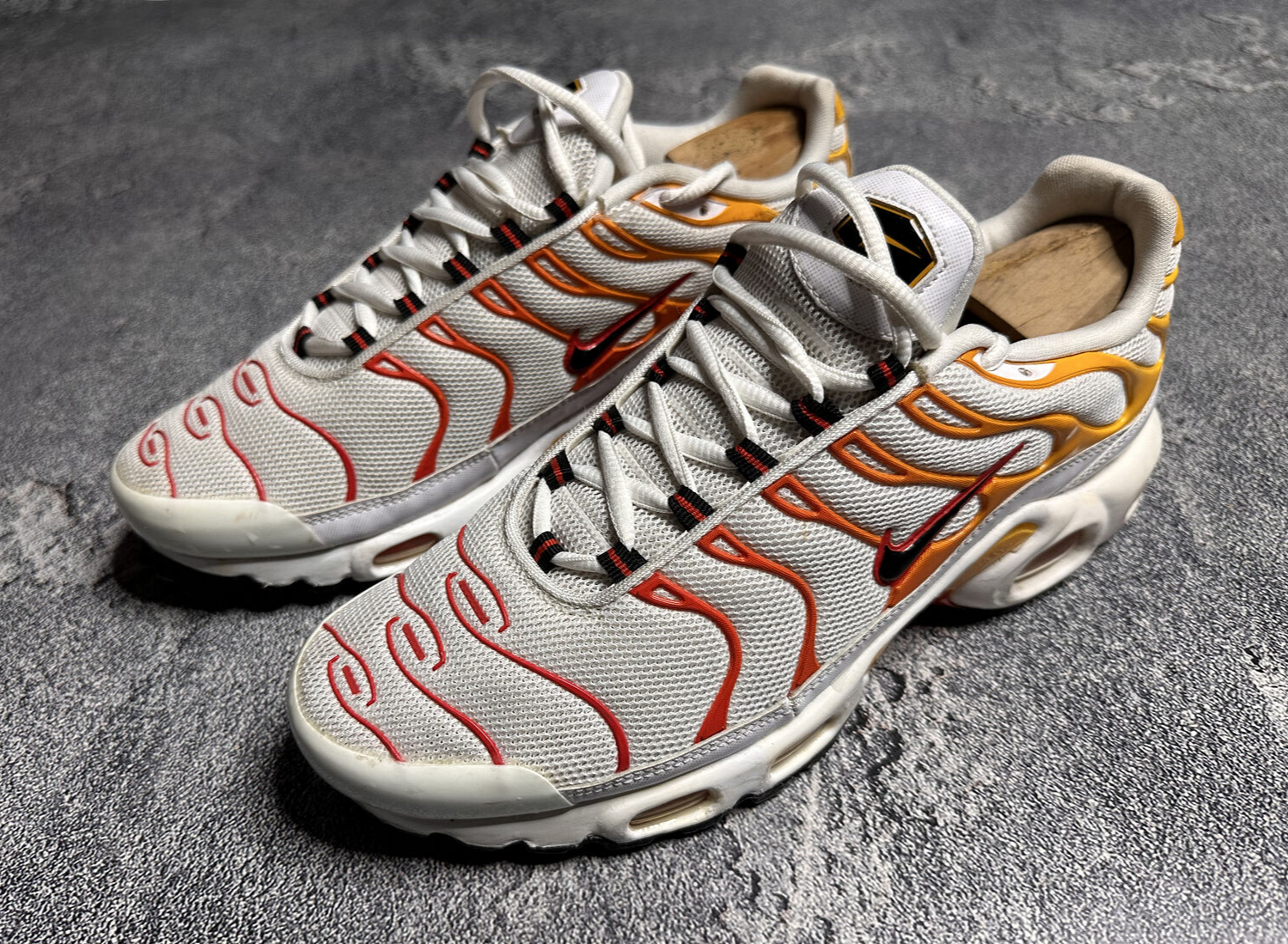 バミキ 中古 NIKE AIR MAX PLUS sunburn 楽天市場】NIKE 2022 AIR MAX PLUS SUNBURN 25.5cm 604133-132