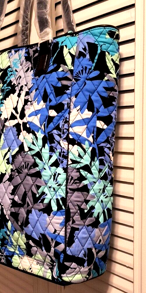 NWT Vera Bradley Cross Town Tote Travel Commute Bag in Trimmed Camofloral Leaf