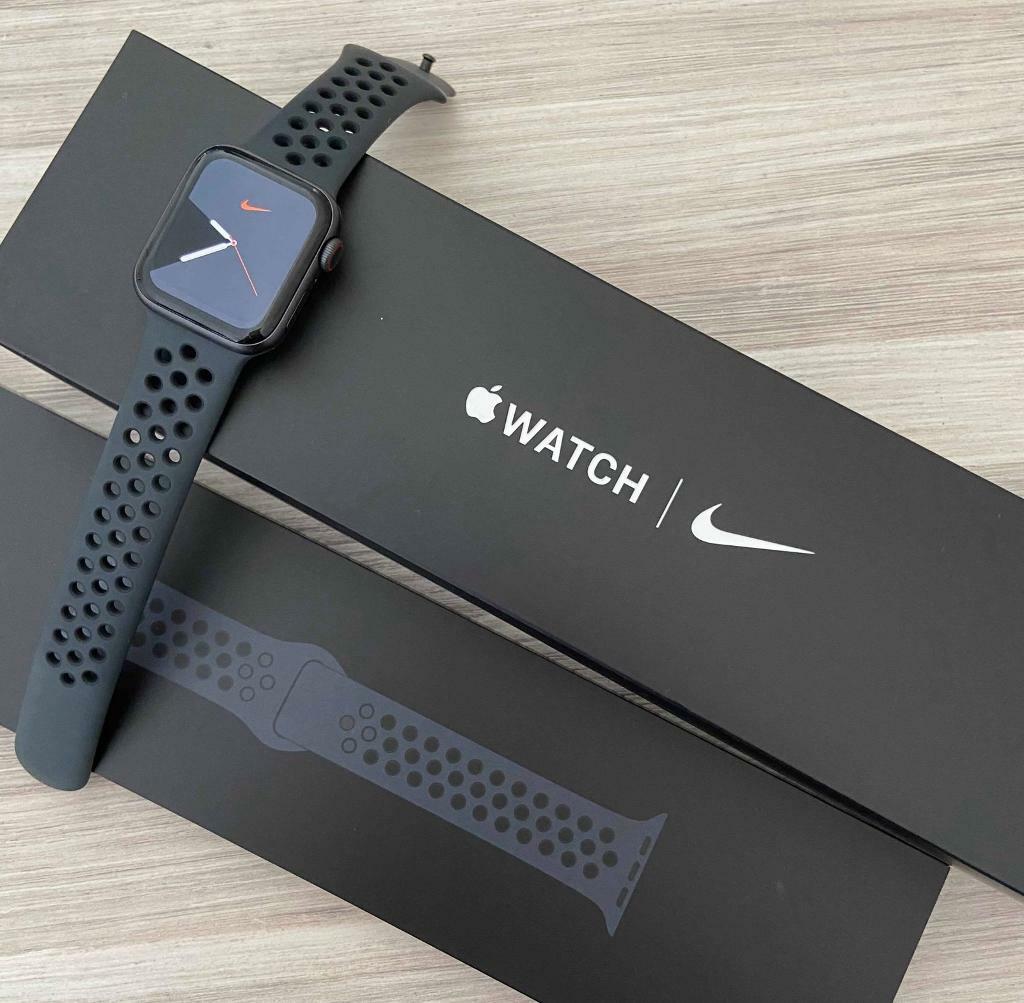 apple watch series 5 nike 44mm price