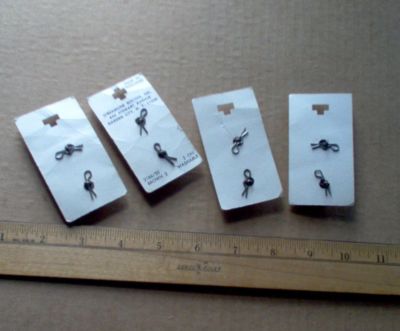 BUTTONS, VINTAGE 4 COMPLETE MATCHING STORE CARDS 8 BUTTONS STREAMLINE BRAND (11)