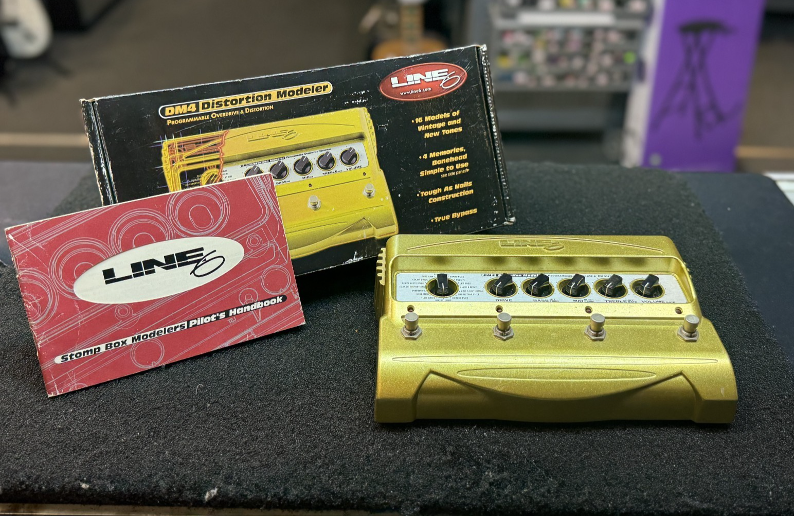 Line 6 DM4 Distortion Modeler Programable Guitar Pedal
