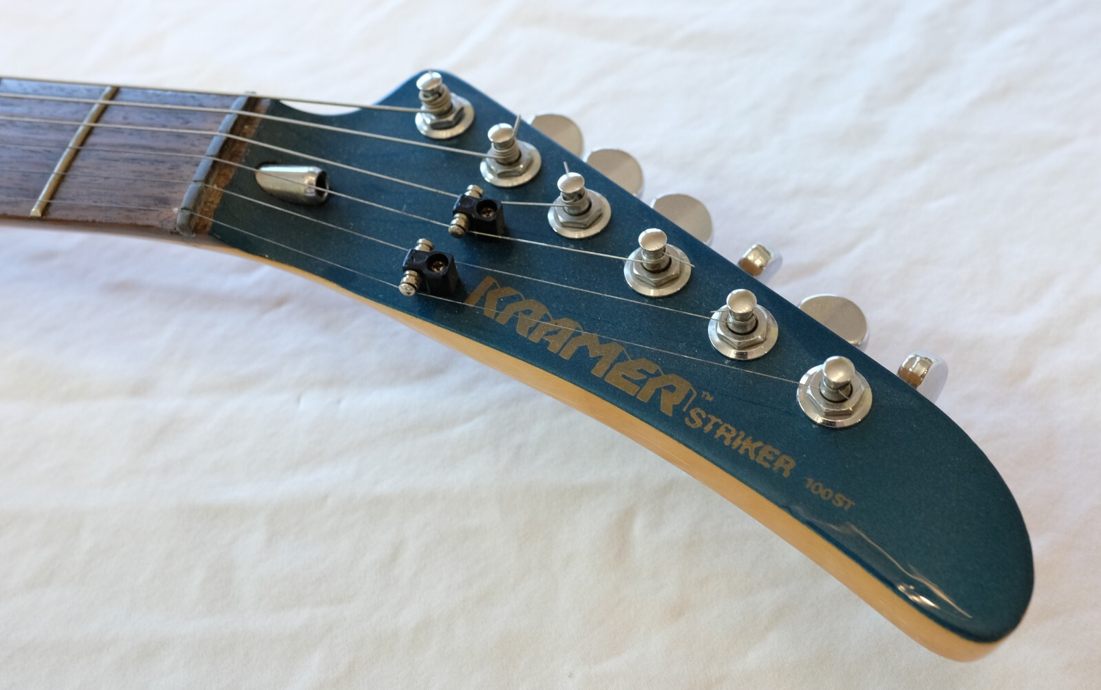 1985 Kramer Striker 100ST Electric Guitar Banana Headstock 1985 Kramer Striker 100ST Electric Guitar Banana Headstock