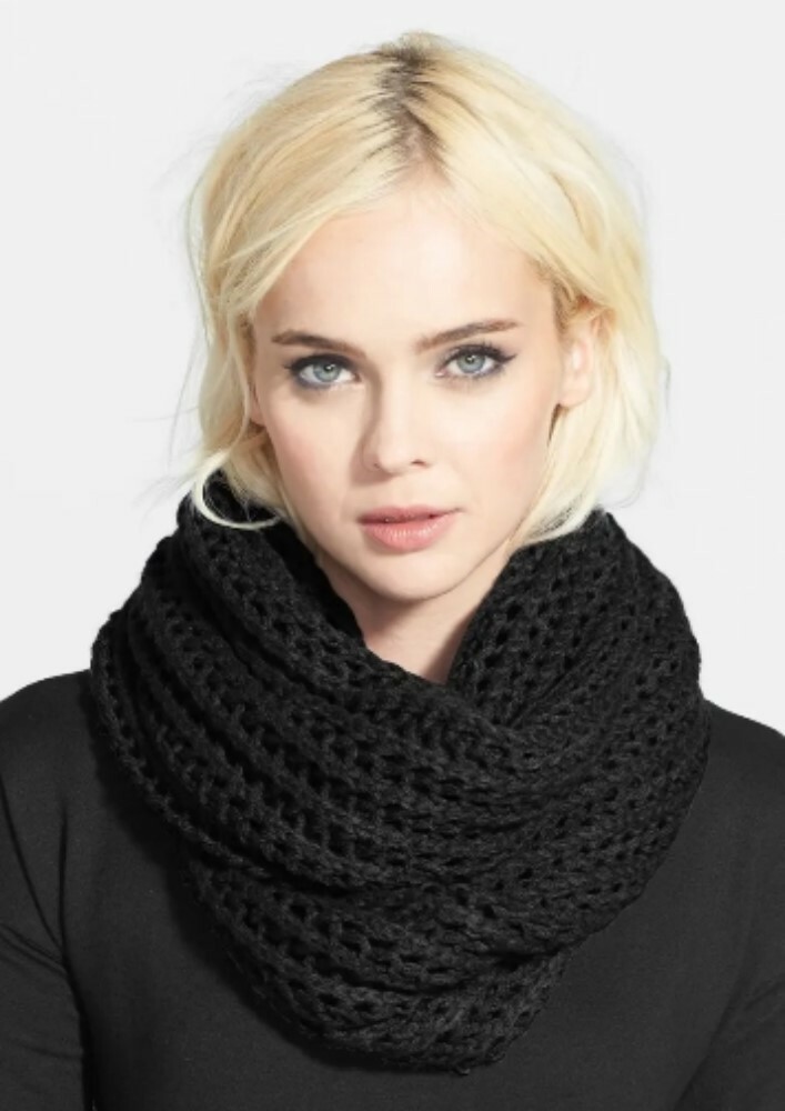 BCBGENERATION 253576 Women Paint Can Open Knit Scarf Black Size One Size