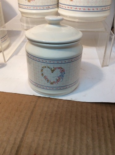 Euc! SET OF 4 HOUSE OF LLOYD CANISTER WITH SALT & PEPPER SHAKER, BLUE RIBBON HEA