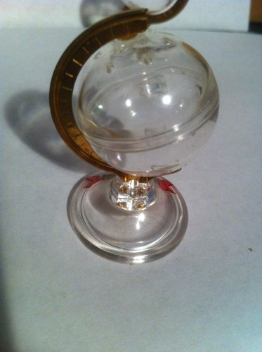 Vintage Globe Bagnell Dam Salt & Pepper Set.