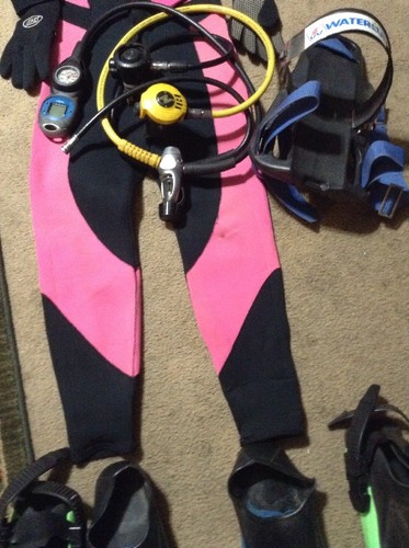 Suunto SM-36 Dive Computer with dual regulators, Mares Wet Suit Dacor Goggles