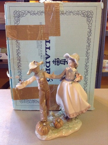 Mint In Box!! Vintage Lladro #5385 “Scarecrow And The Lady”
