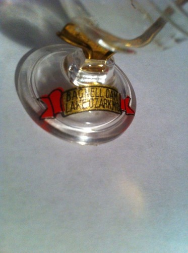 Vintage Globe Bagnell Dam Salt & Pepper Set.