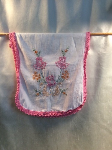 16S Vintage Embroidered Table Runner 38