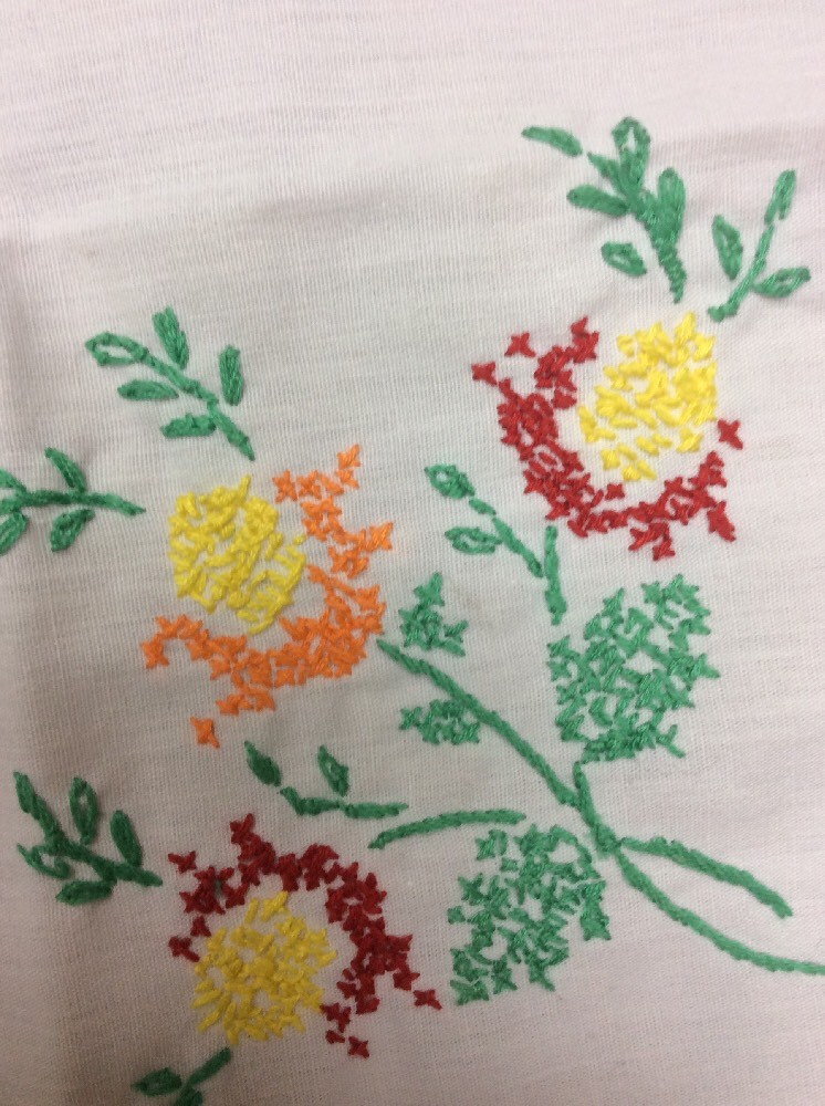 EMBROIDERED NAPKINS SET OF 2 WHITE WITH FLORAL CROSS STITCH CLOTH 14