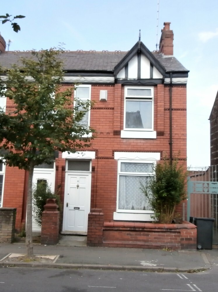 2 bedroom house in Thornton Road Fallowfield, Manchester, M14 in