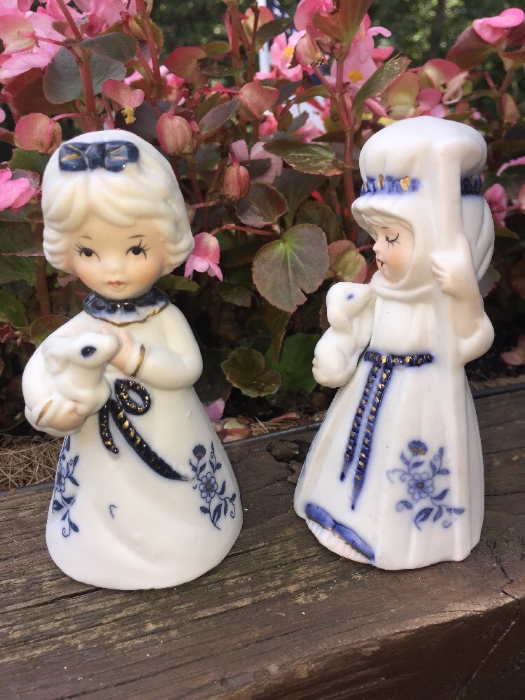 Shepherd Boy & Girl With Sheep Lamb BLUE WILLOW BELLS Set Lot of 2 ~~ 4