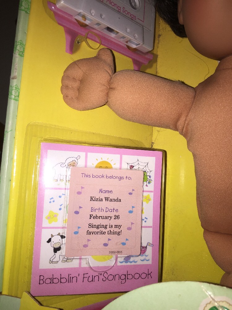 NIB MATTEL CABBAGE PATCH KIDS BABBLIN FUN TICKLE TALKS DOLL GIFT ACCESSORIES