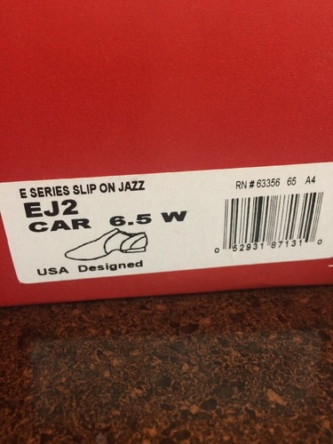 CAPEZIO jazz shoes 6.5 WIDE NIB