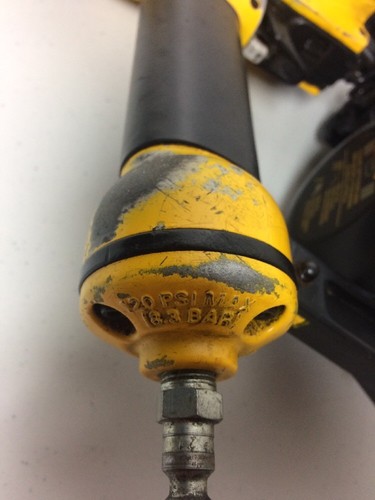 DEWALT D51321 HEAVY DUTY COIL ROOFING NAILER (GCE034747)