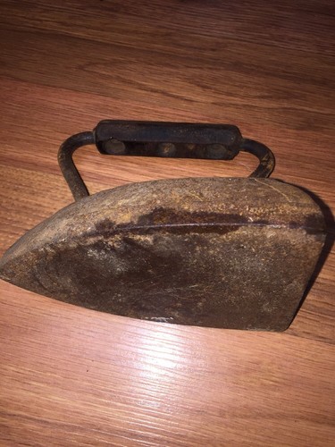 SAD IRON FROM P & H MFG. CO Vintage Iron Rare Antique Old