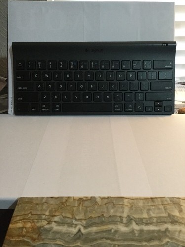 Lot of 3 Logitech Bluetooth Tablet Keyboard YR0021 w/ case For iPad & Other