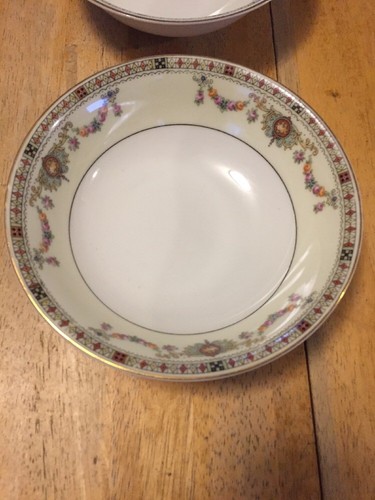 2 Hutschenreuther Selb LHS Hut4 Bavaria Coupe Soup Bowls 6 1/4