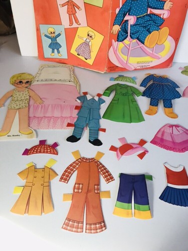 1972 Whitman Mrs. Beasley Paper Doll Set