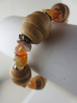 Chunky Carved Blonde Wood Beads Topaz/Amber Glass Nuggets Stretch Bracelet 