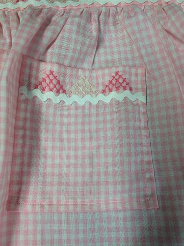 Pink Gingham Embroidered 1/2 apron MINT  includes potholder Beautiful!