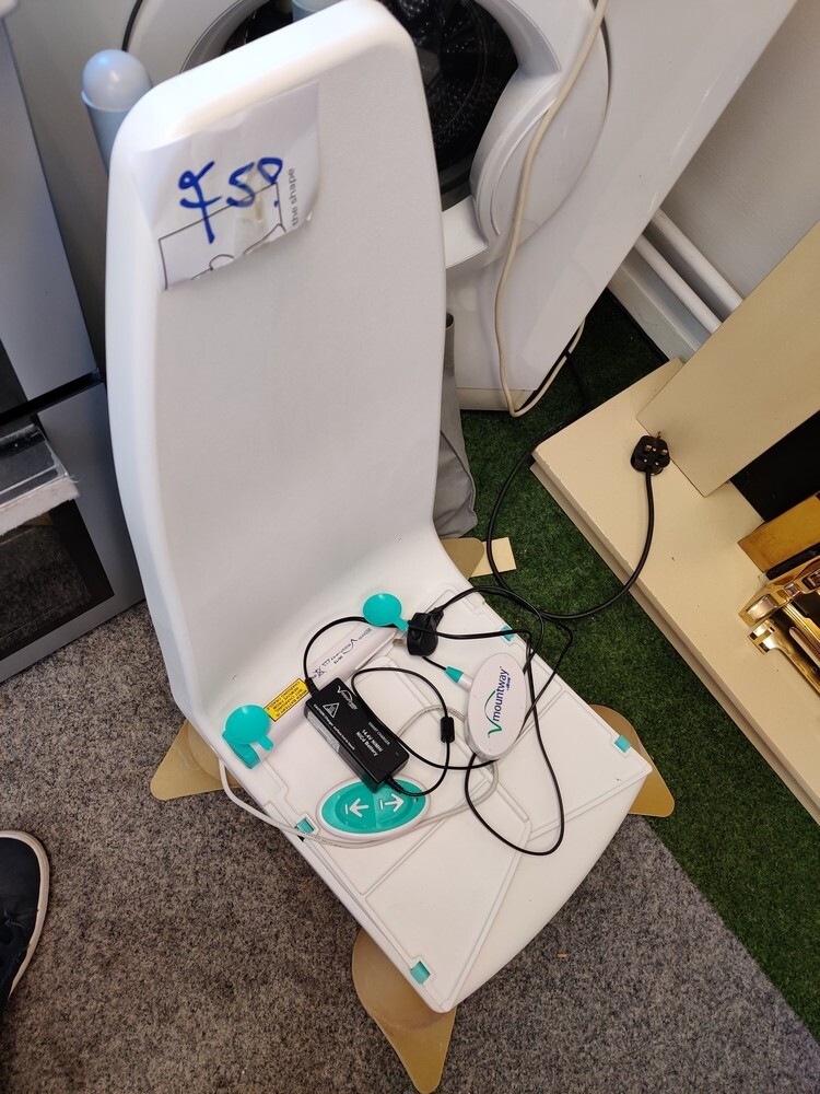 Mountway Neptune Bath Lift Complete Working in StokeonTrent