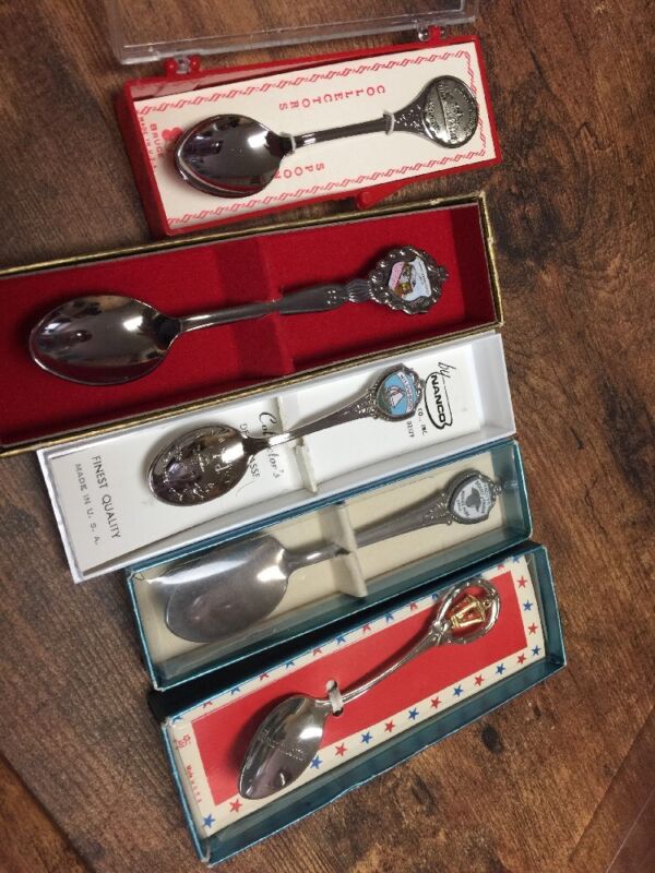 Spoons Lot Of 5 Misc Vintage Souvenir Spoons