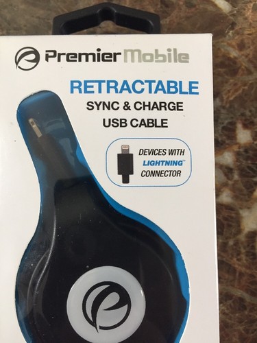 NEW RETRACTABLE APPLE LIGHTNING CONN IPOD, IPAD, & IPHONE SYNC CHARGE CABLE