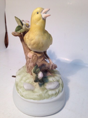 GORHAM PORCELAIN CANARY VINTAGE MUSIC BOX 