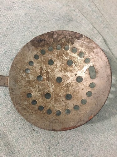 Vintage Ice Fishing Scoop Strainer Metal Fish Hanging Bucket Spoon Galvanized